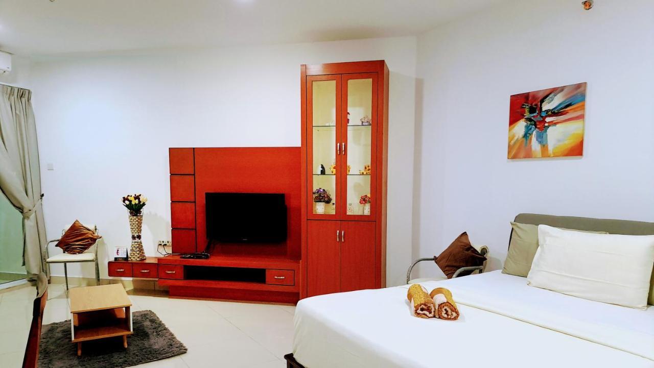 Mansion One Entire House 3 Queenbeds - Spacious Balcony Seaview George Town Exterior foto