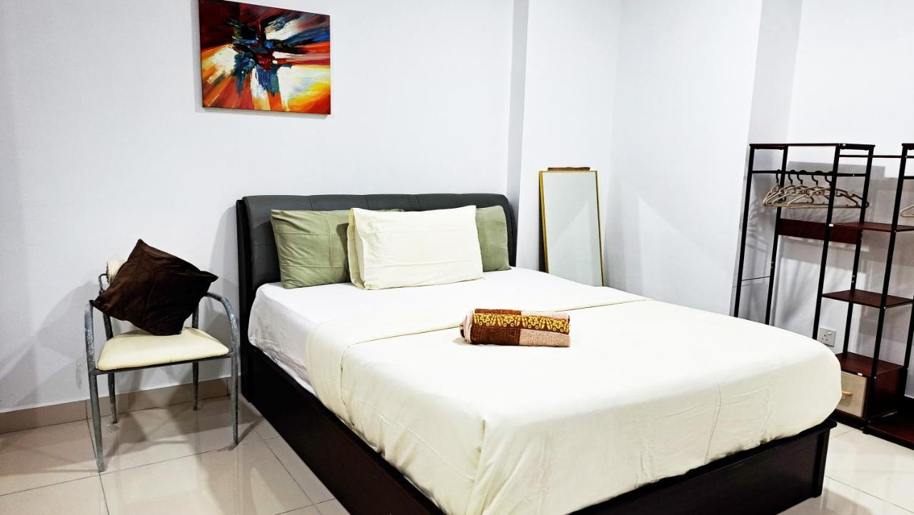 Mansion One Entire House 3 Queenbeds - Spacious Balcony Seaview George Town Exterior foto